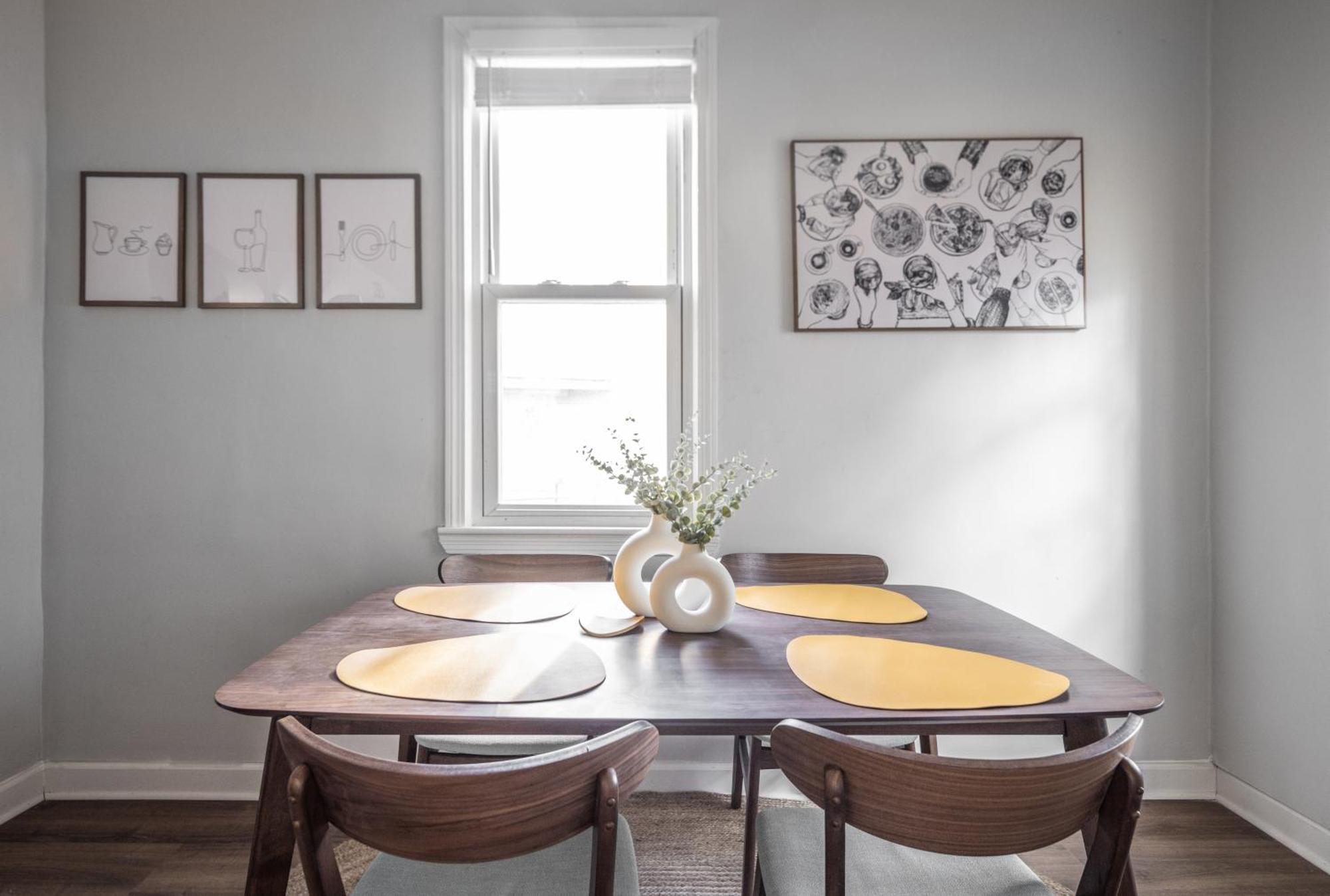 Mid-Century Modern Retreat In Little Italy Apartment Cleveland Exterior foto